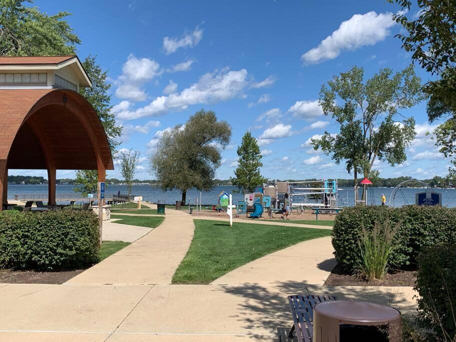 Charming And Happy Walled Lake Mi Cottage Novi Eksteriør billede